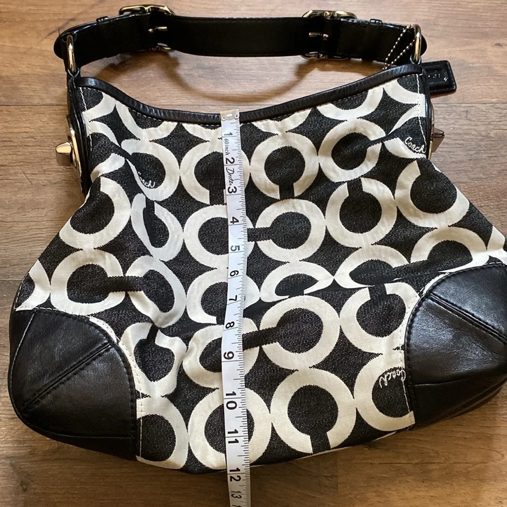 Coach vintage black and white shoulder bag